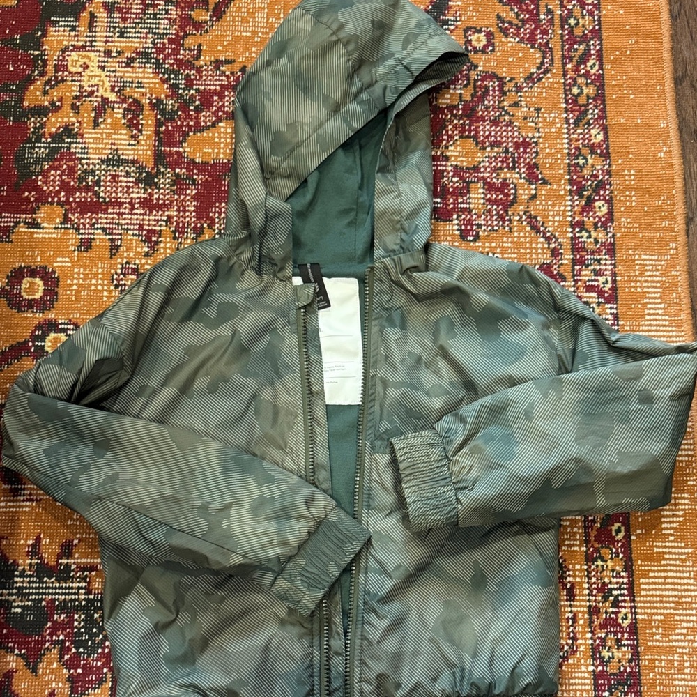 All in Motion Green Jacket Camo Boys 6/7